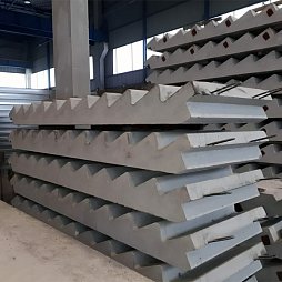 Марш лестничный железобетонный